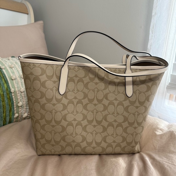 Coach Signature Tote with Pink Heart Accent - Picture 2 of 4